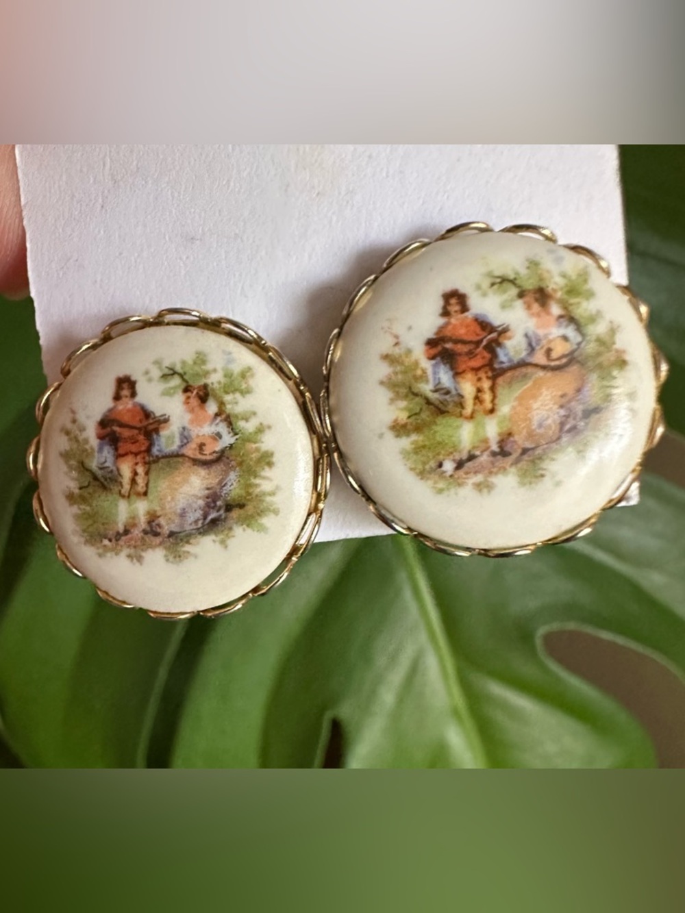 Vintage Victorian Courting Couple Clip On Earrings romantic Feminine